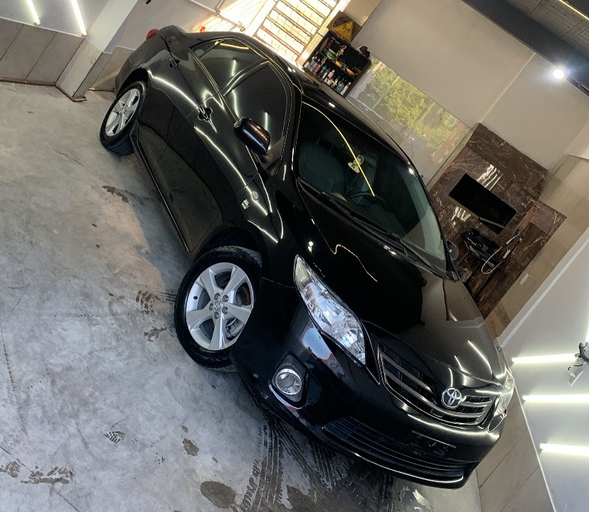 Toyota Corolla finalizado pela Saints Auto Care